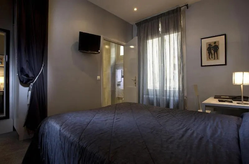 Makom Pereire Paris 3*,