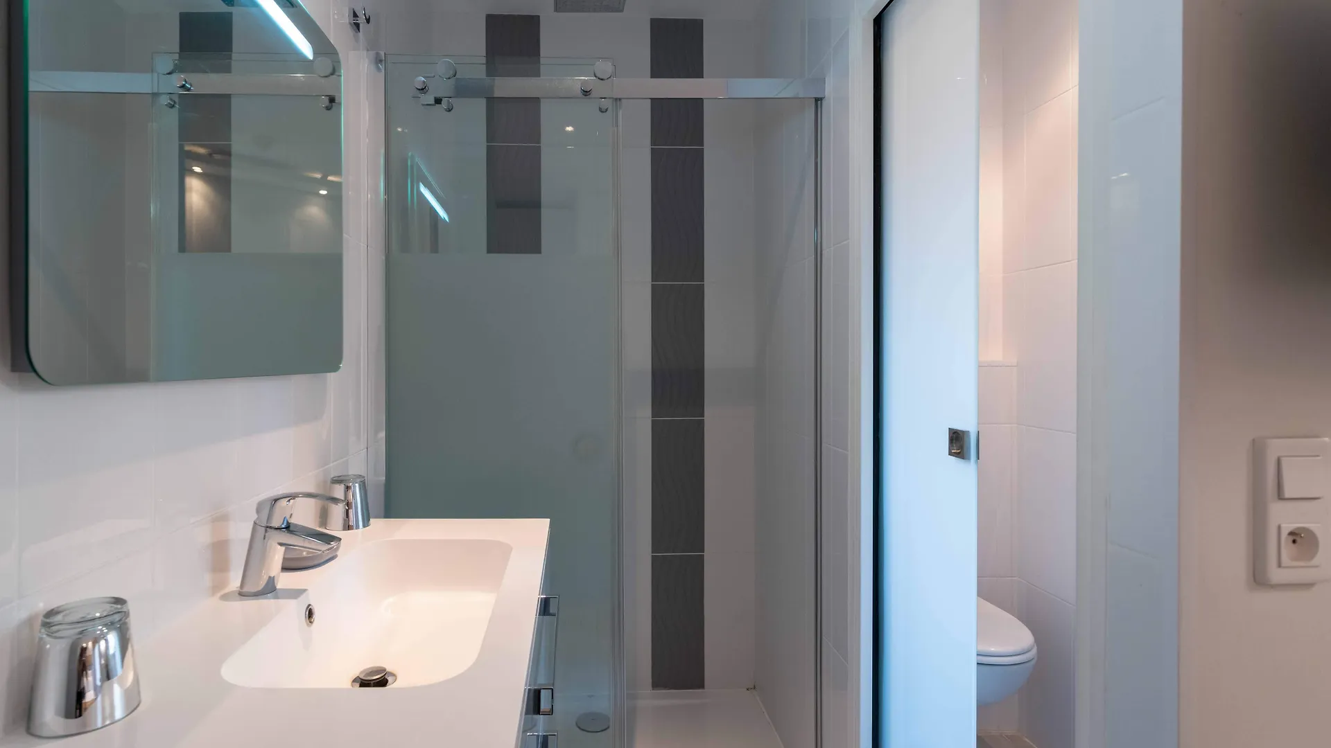 Makom Pereire Paris Hotell