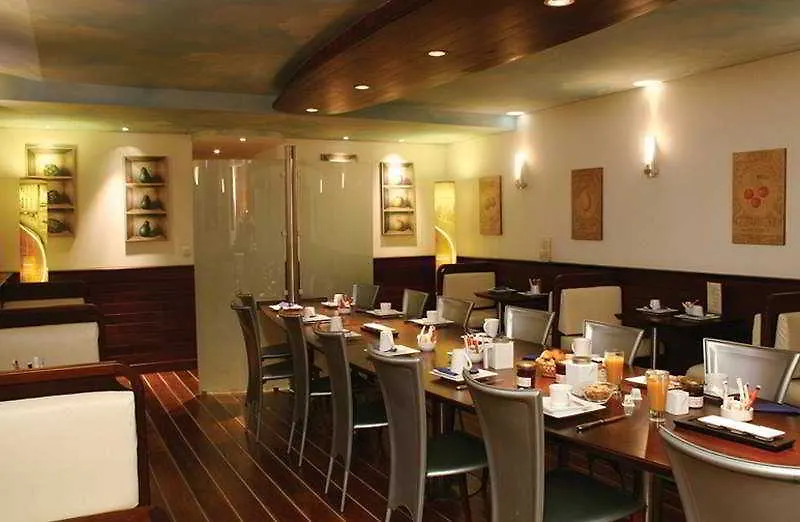 Makom Pereire Hotel Paris