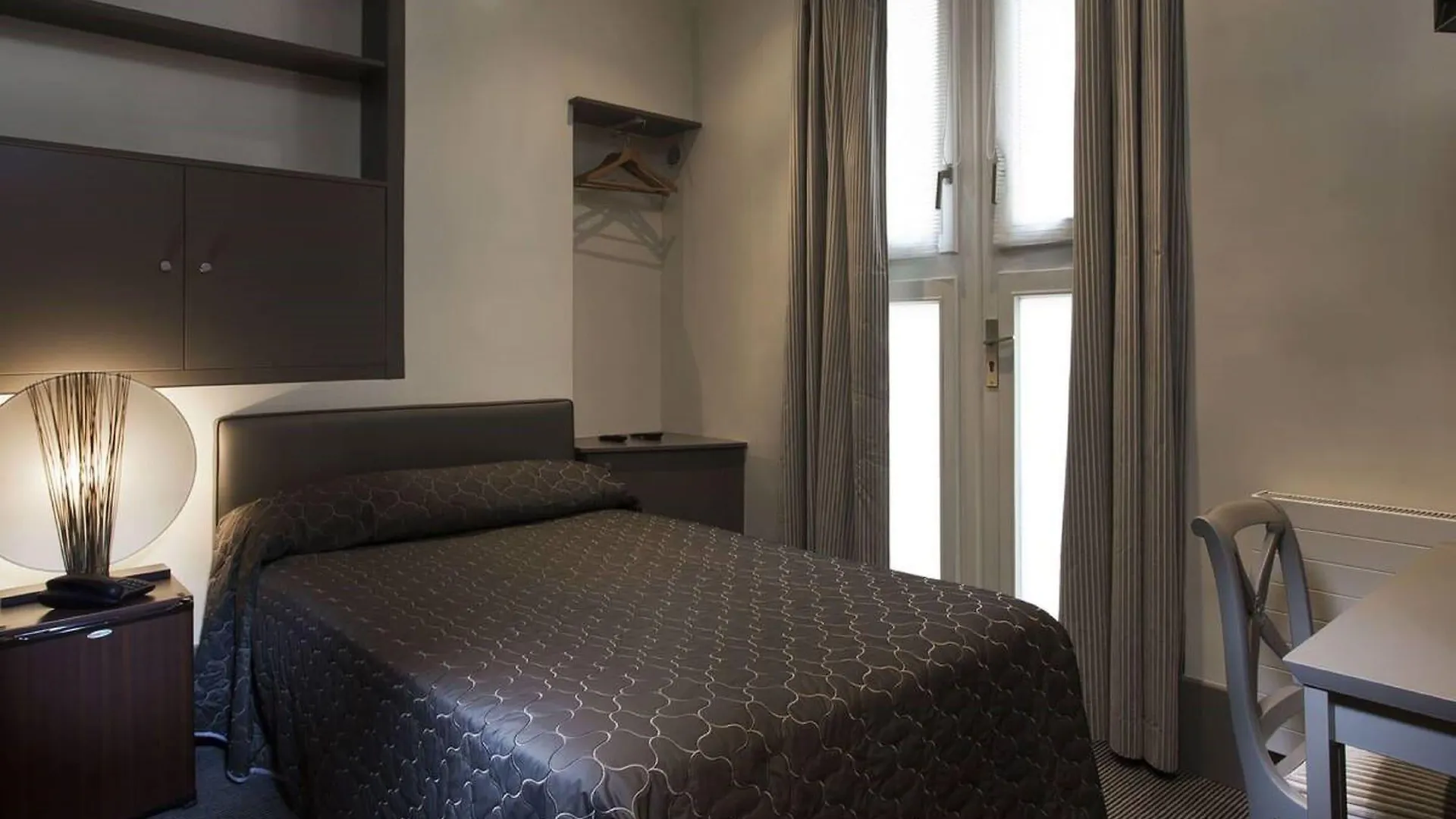 Hotel Makom Pereire París